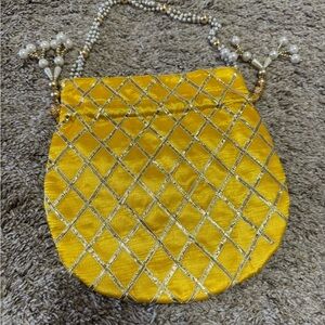 Elegant Gold Lattice Women's Clutch